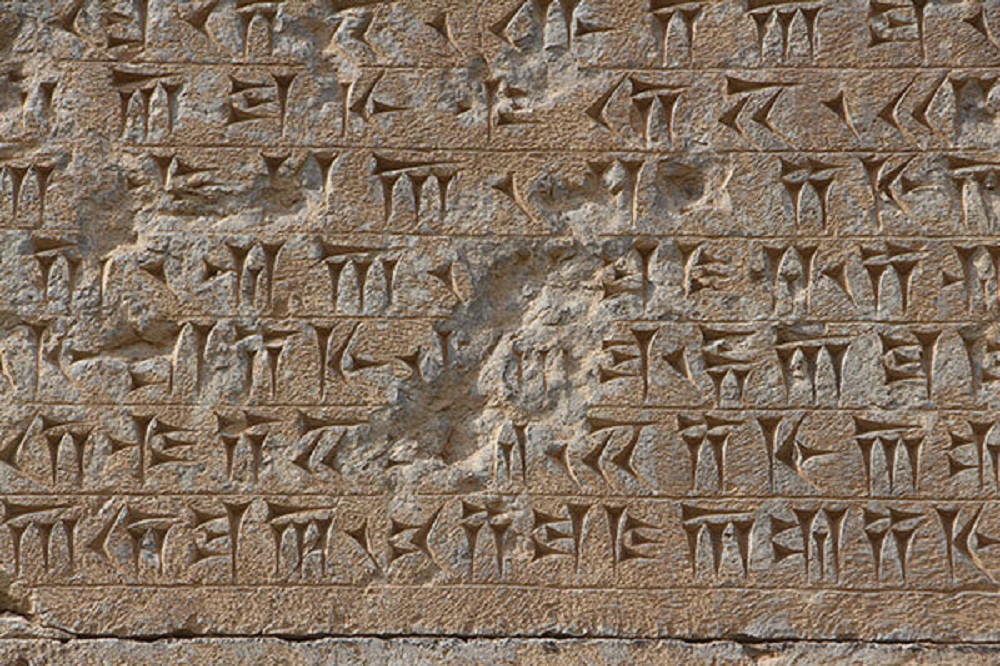 آسیبهای وارد شده به تخت جمشید چه بودهاند؟