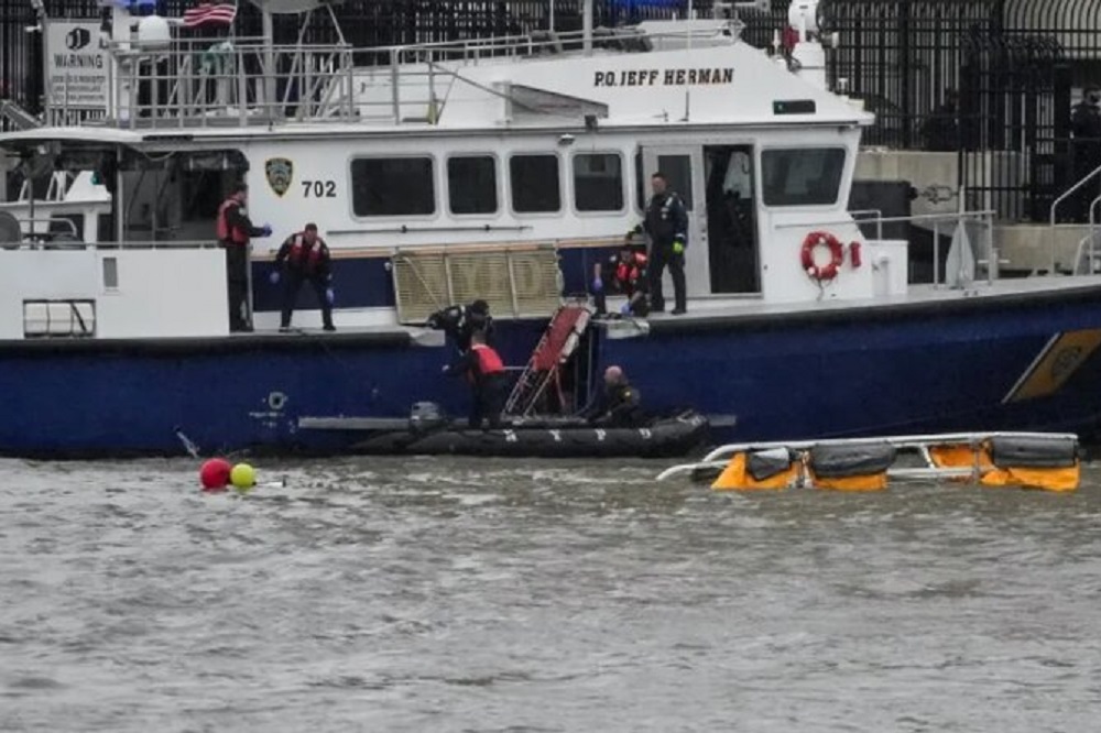 شش کشته درپی سقوط بالگرد به رودخانه در نیویورک