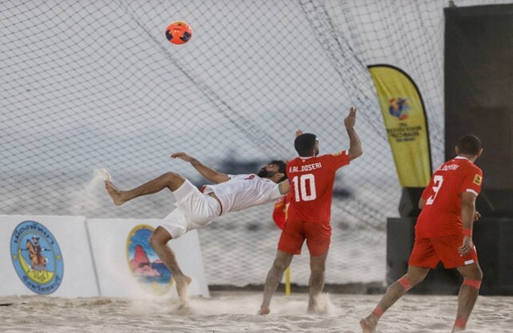 تیم فوتبال ساحلی ایران از سد بحرین گذشت