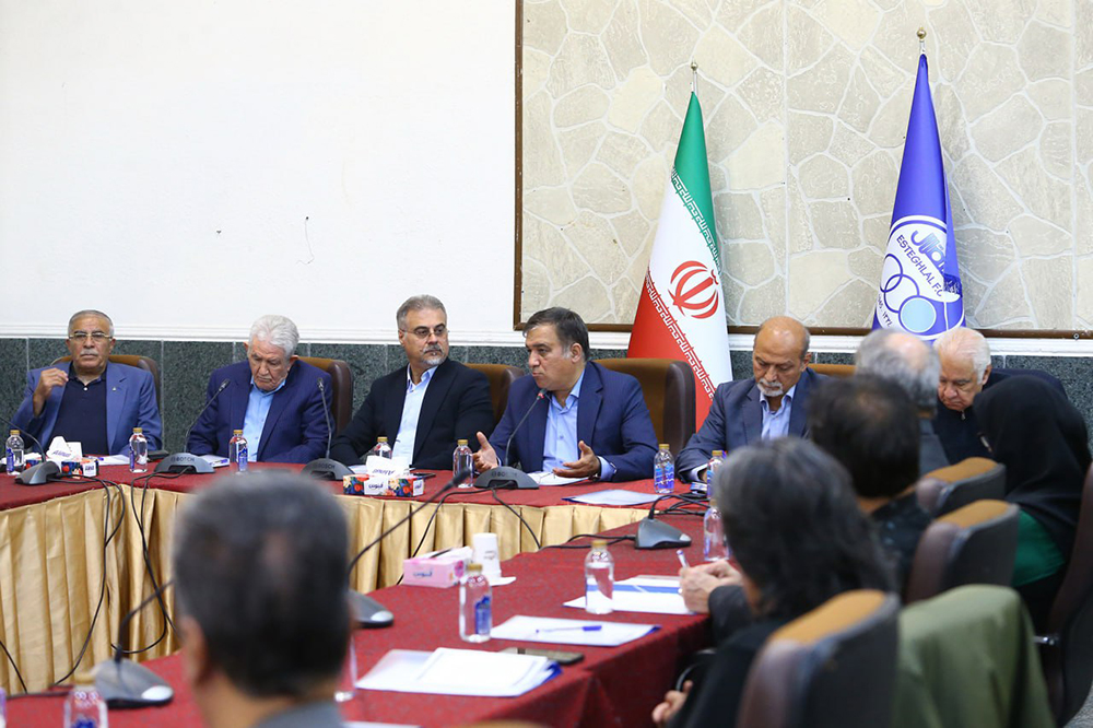 جنگ لابی در استقلال