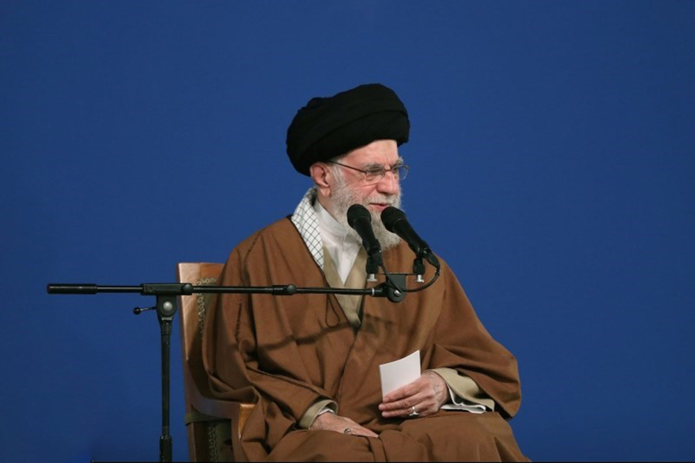 جمعی از نمایندگان به دیدار رهبری رفتند