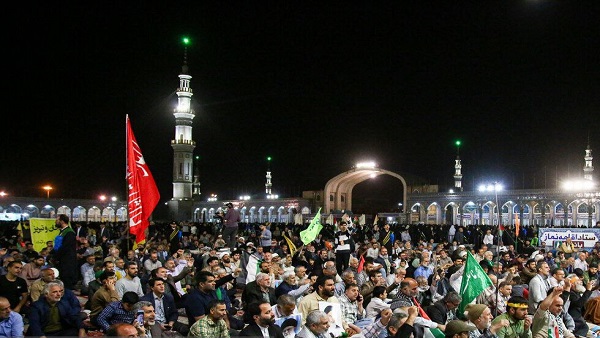 فریاد مرگ بر اسرائیل در مسجد جمکران