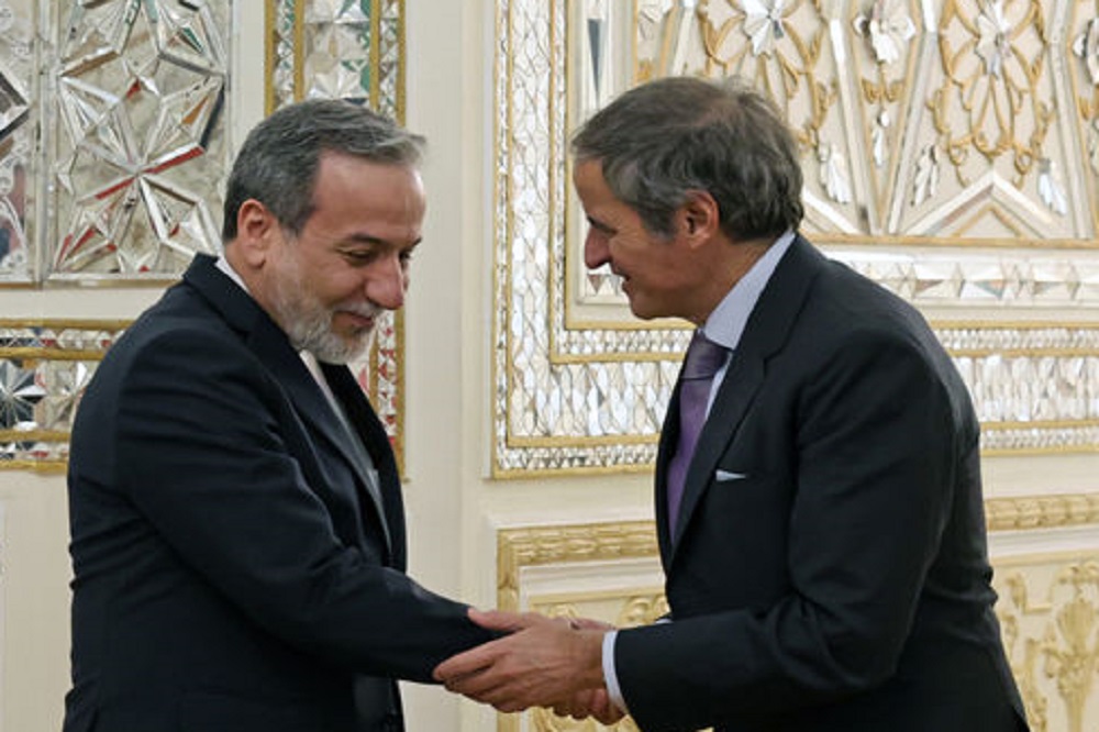 عراقچی: به ماموریت گروسی اعتماد میکنیم