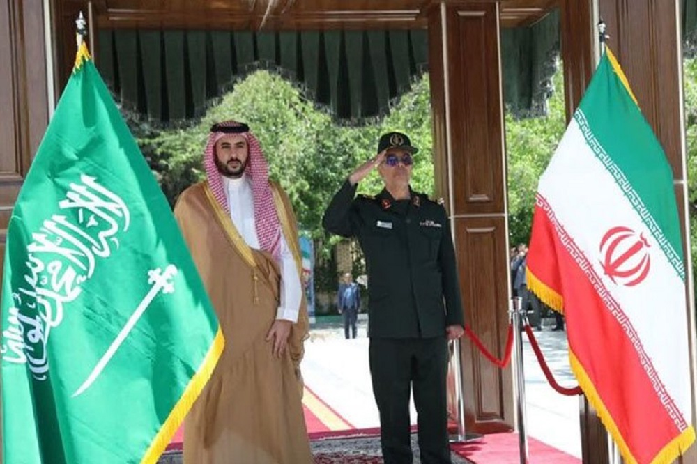 استقبال سرلشکر باقری از وزیر دفاع عربستان