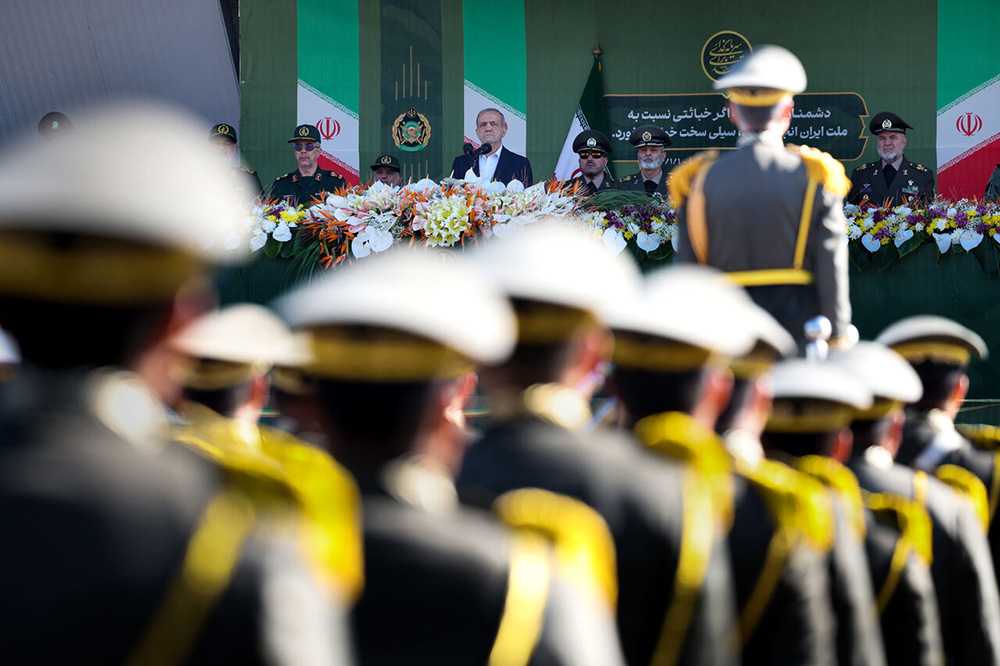 پزشکیان: ارتش خواب دشمنان را آشفته کرد