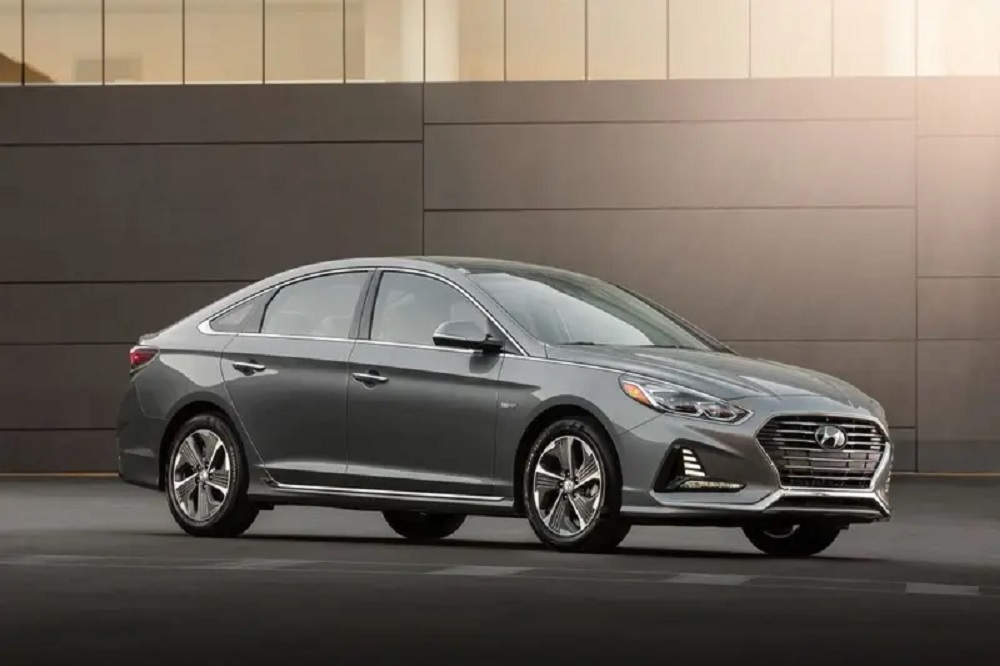 لغو ممنوعیت خرید خودروهای خارجی هیبریدی برای دستگاههای دولتی