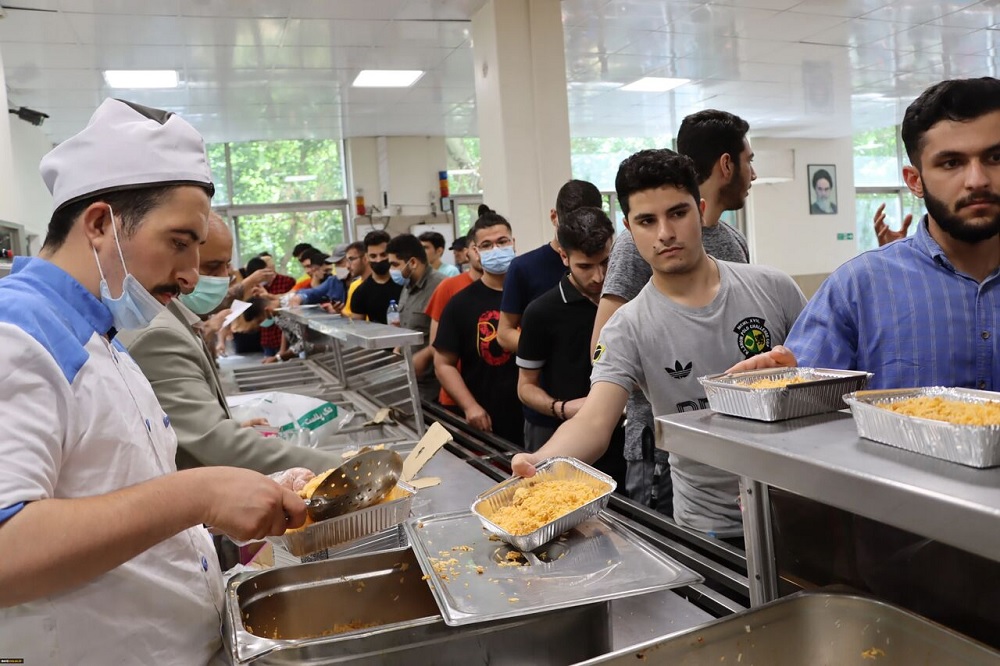 قیمت غذای دانشجویان خارجی «آزاد» محاسبه میشود