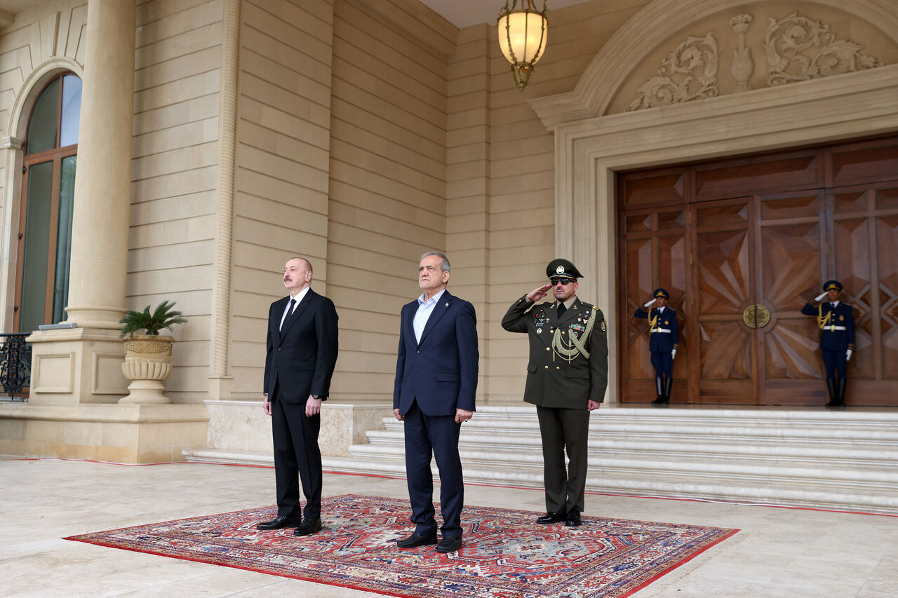 پیام توئیتری پزشکیان به علیاف