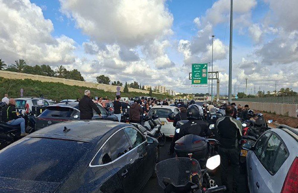 کشف بمب دستساز در یک بزرگراه اسرائیل