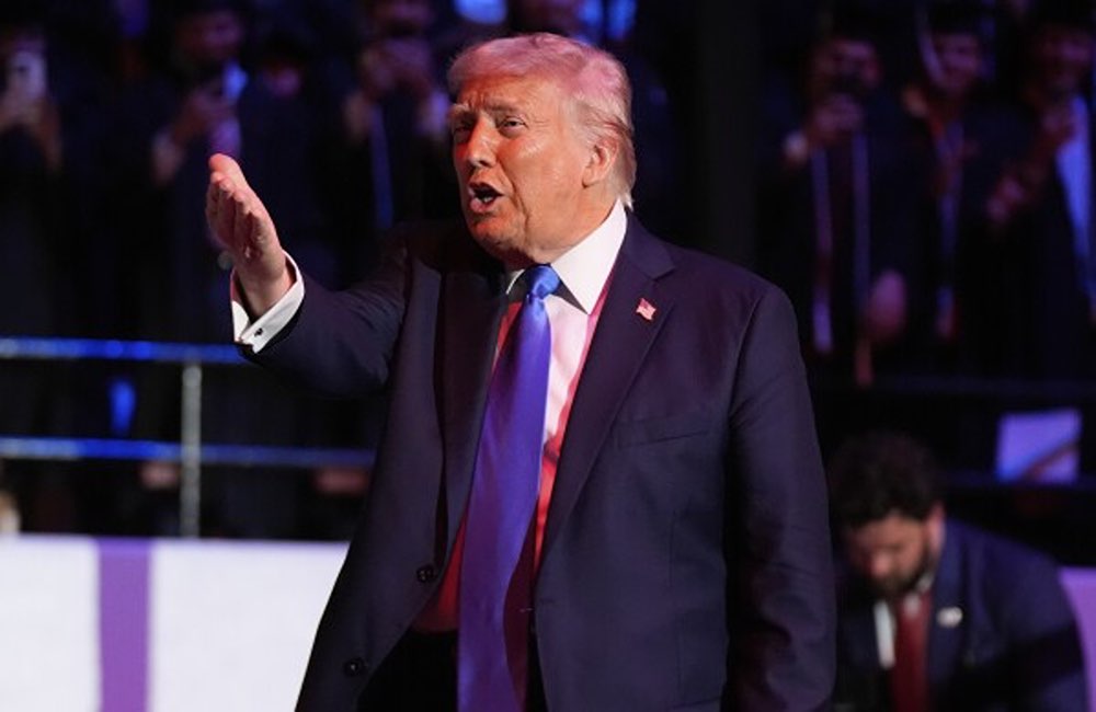 ترامپ ۲ رسانۀ دولتی دیگر را هم تعطیل کرد