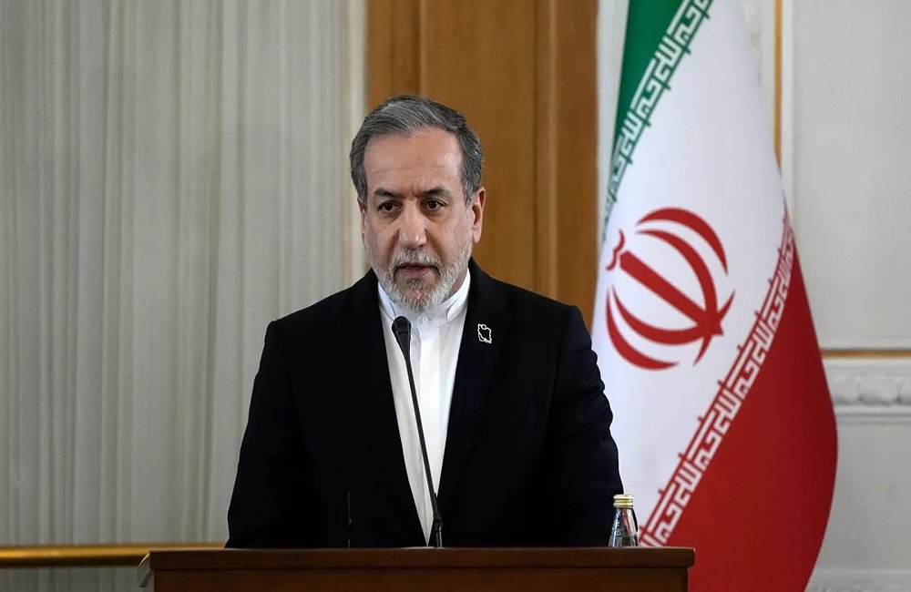 عراقچی: بریتانیا به حقوق شهروندان ما احترام بگذارد