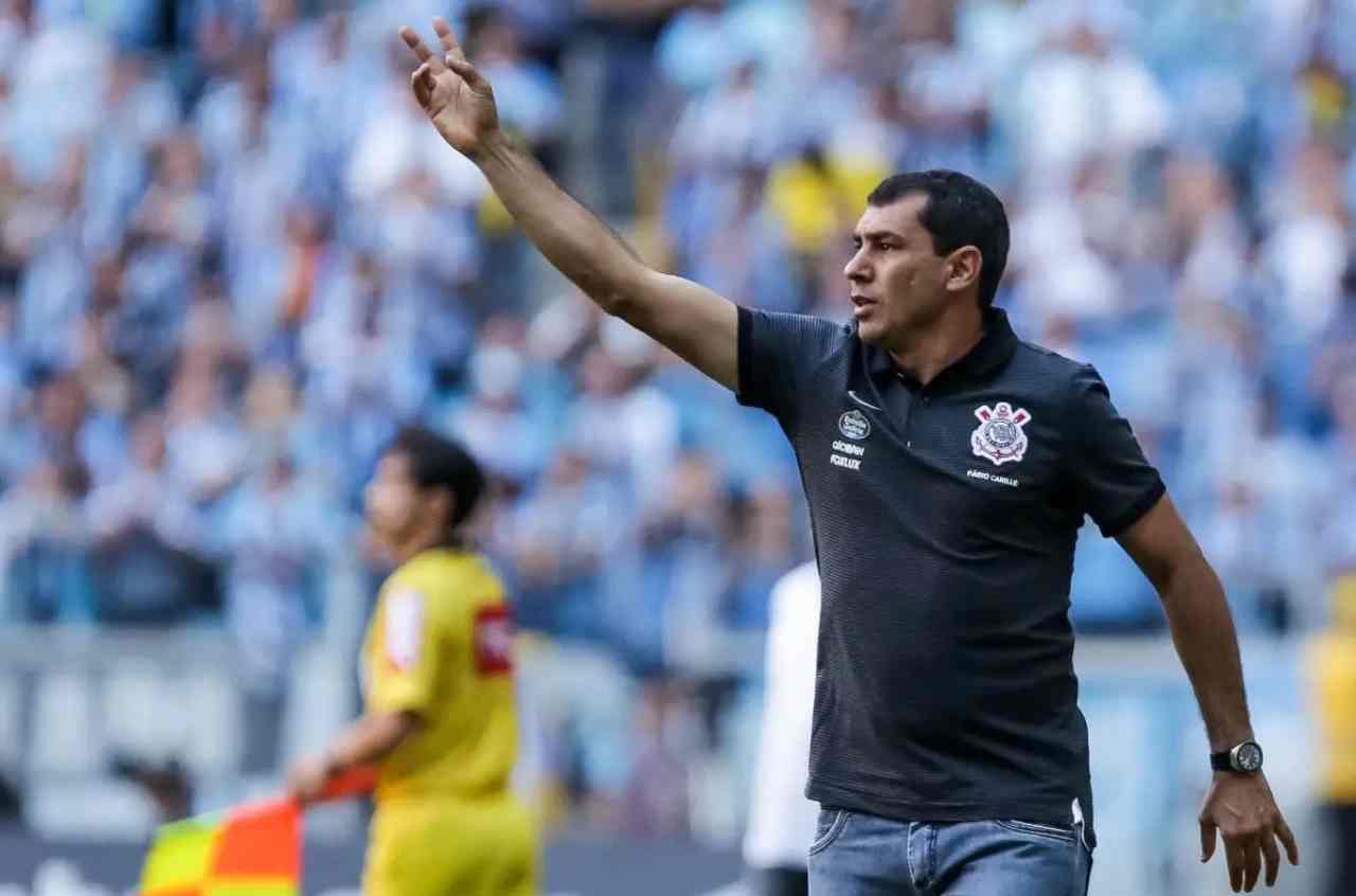 ادامۀ مذاکرات استقلال با فابیو کاریله