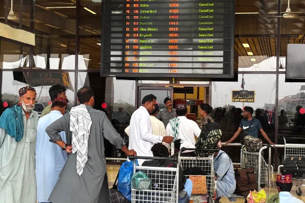 آتشبس میان هند و پاکستان و از سرگیری پروازها