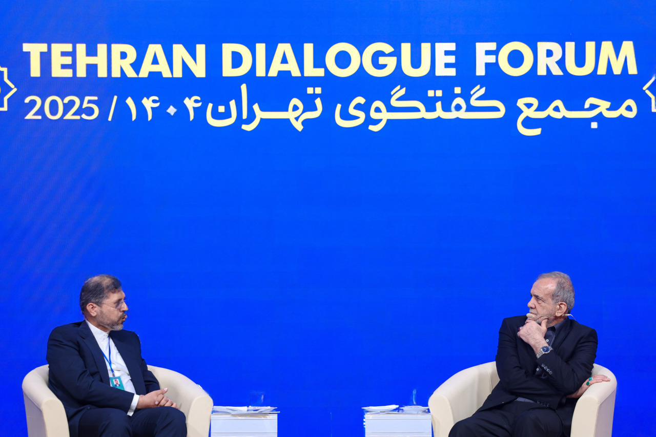 پزشکیان: عامل خطر در منطقه کسی است که دانشمندان را ترور می‌کند