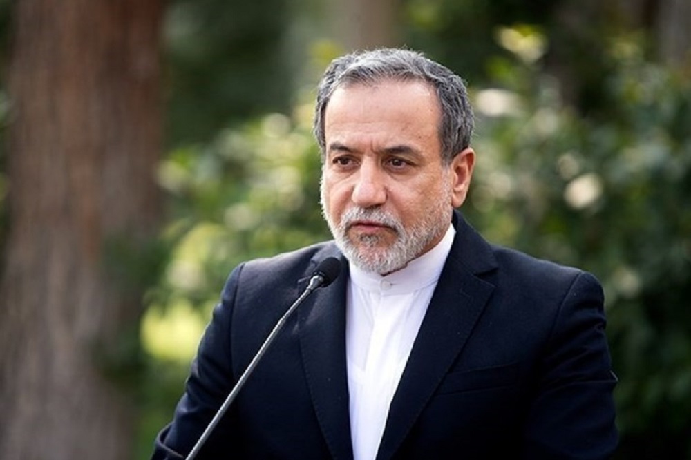 عراقچی: یکشنبه برای دفاع از حقوق ملت به مذاکرات میرویم