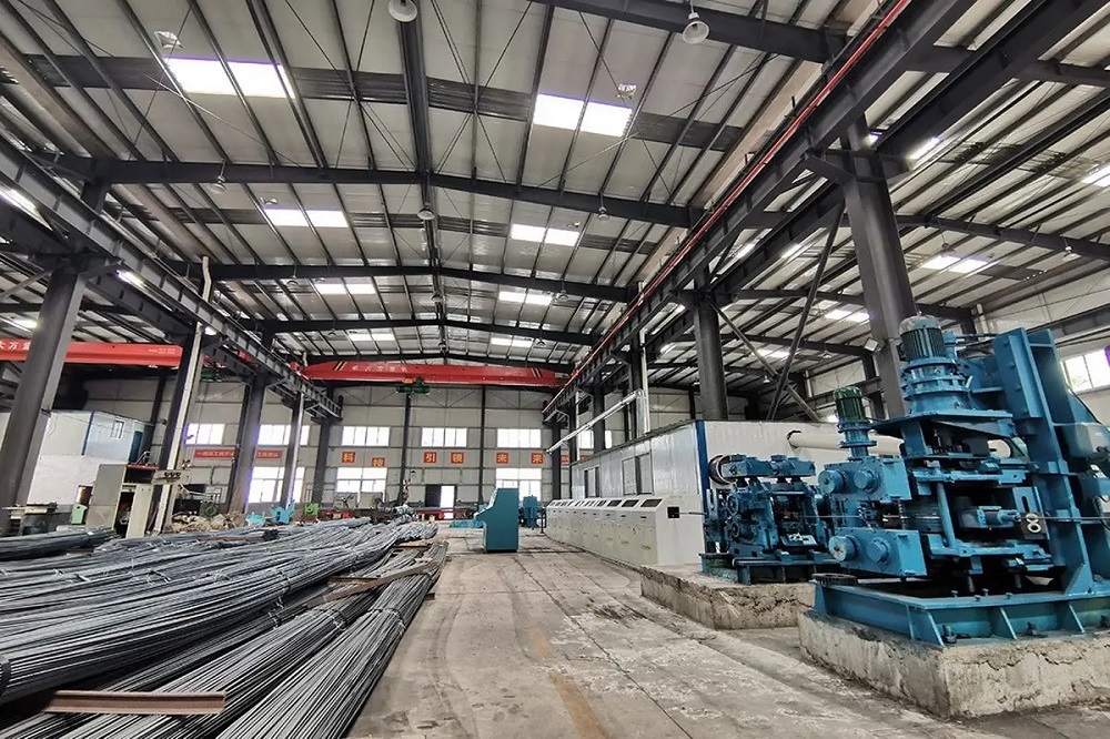 قطع ۹۰ درصد برق کارخانجات فولادی؛ تولید در مرز سقوط