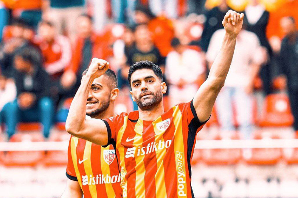 فسخ یکطرفه قرارداد علی کریمی با کایسری