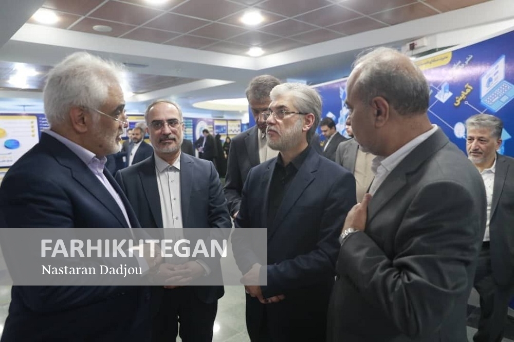 نمایشگاه «روایت تحول» را برای مدیران وزارت علوم ادامه دهید