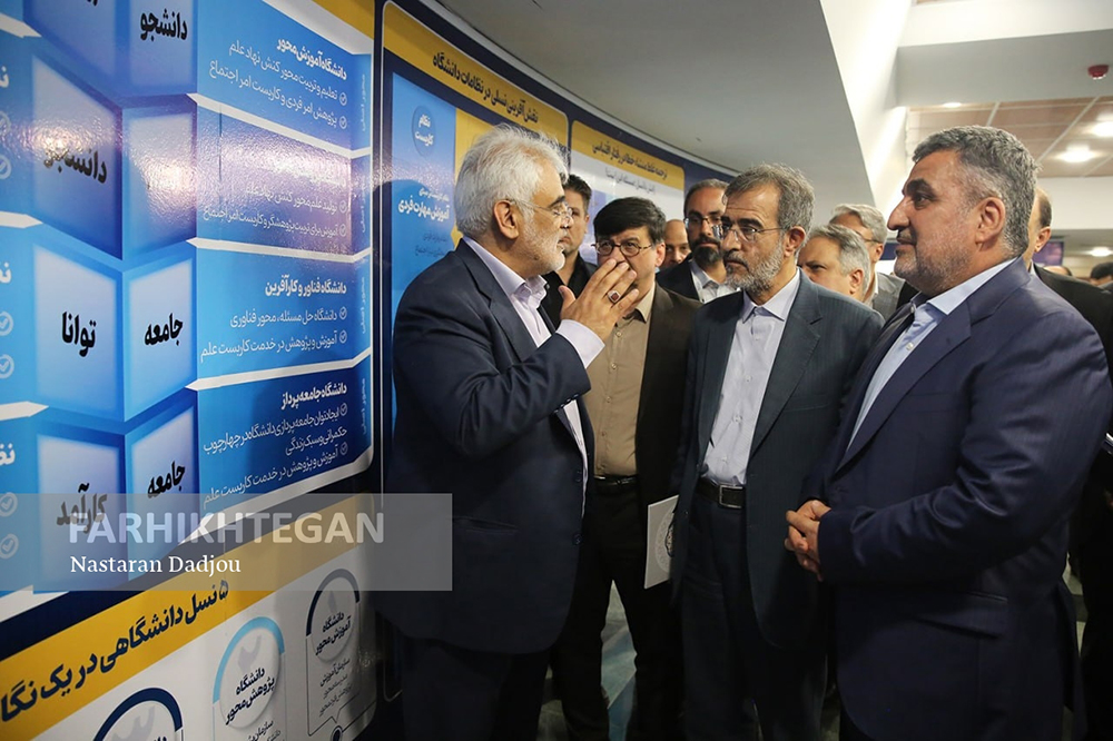 نمایشگاه «روایت تحول» قابلتحسین است