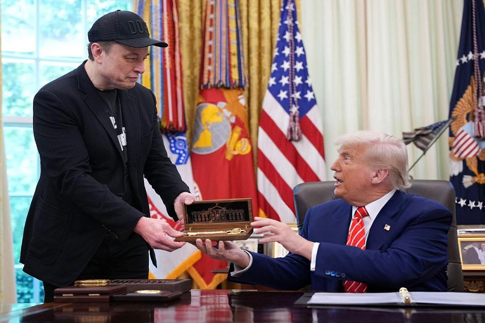 تودیع ایلان ماسک در کاخ سفید