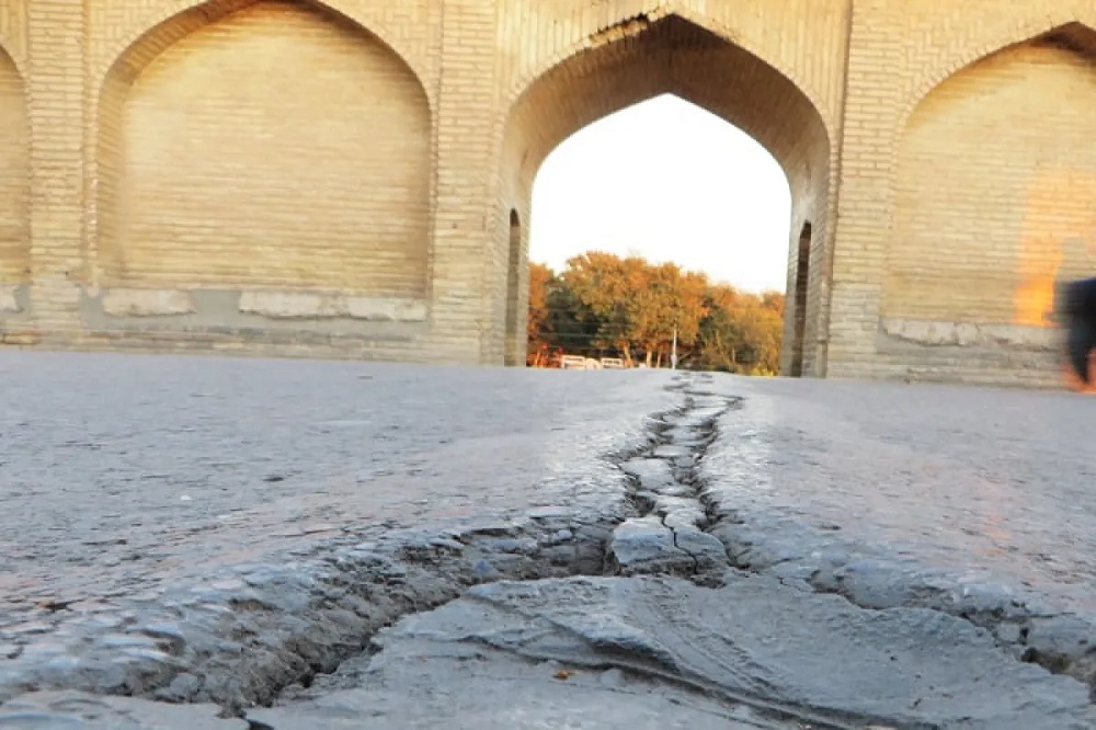 کشور دچار فرونشست شده است