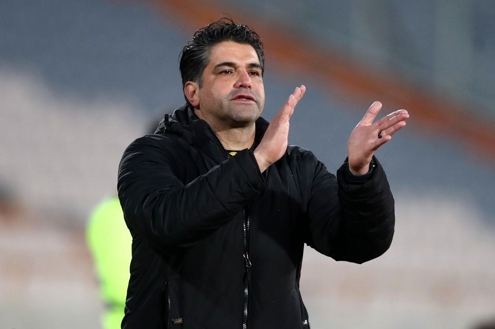 با قوانین فدراسیون، بازیکن ایرانی بیرون میماند