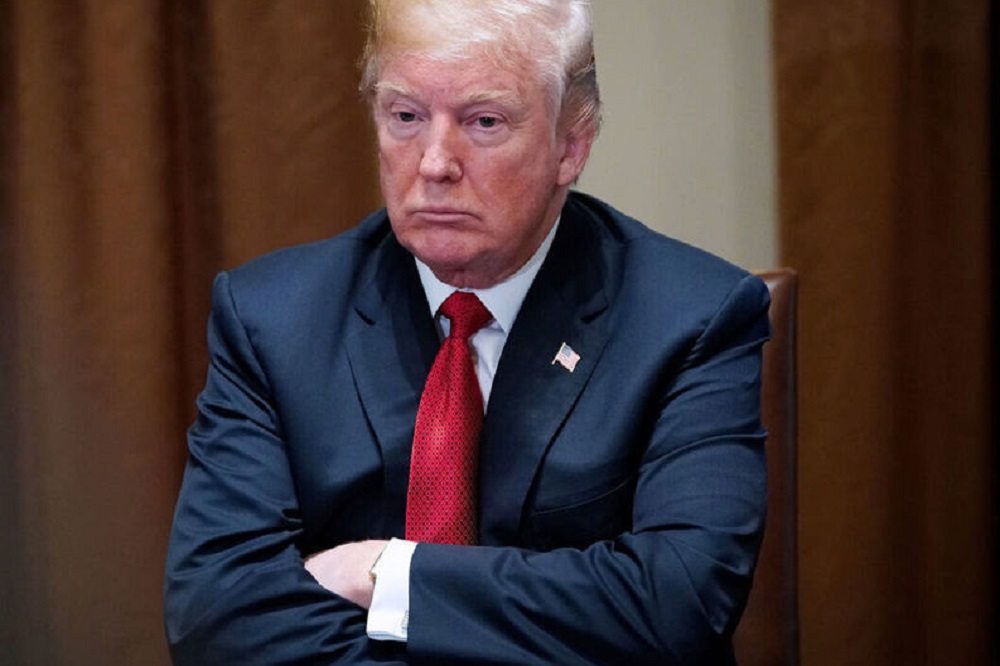 پاسخ کاربران در شبکههای اجتماعی: «ترامپ خفه شو»