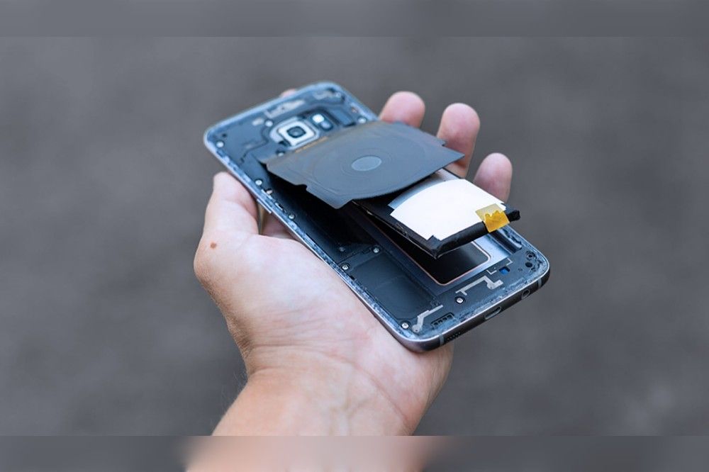 انفجار تلفن همراه؛ خطر واقعی یا عملیات روانی