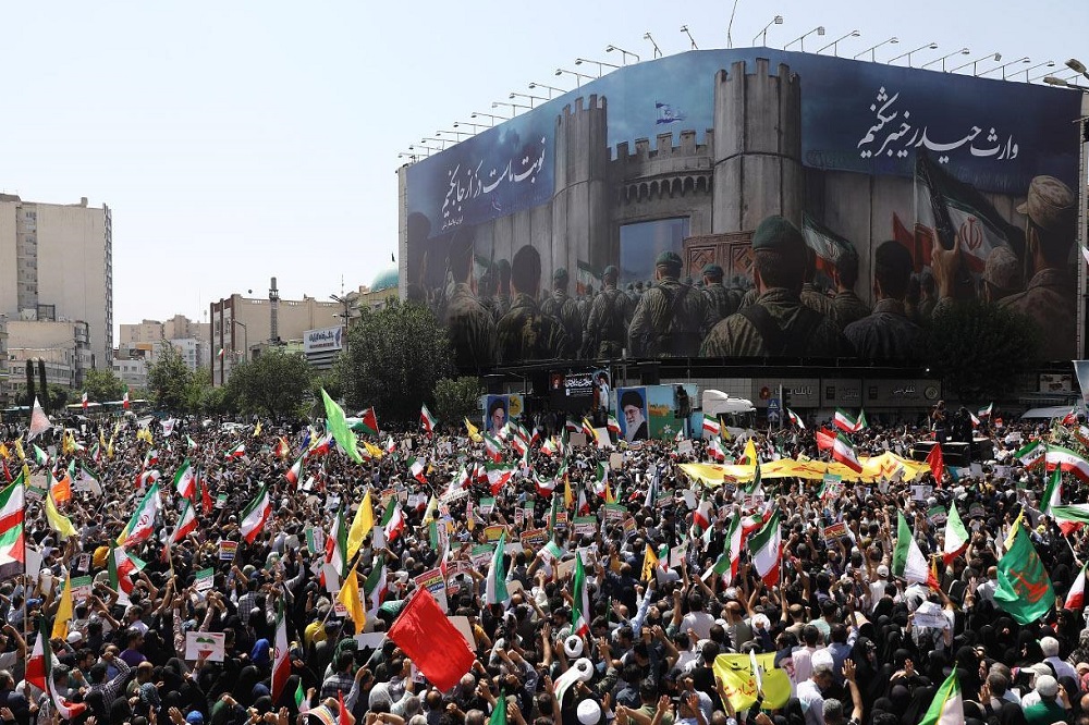 سه سد استوار ایران در برابر ابرقدرتها