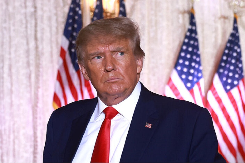 همزمان با حمله رژیم به تهران، ترامپ مدعی آتشبس شد!