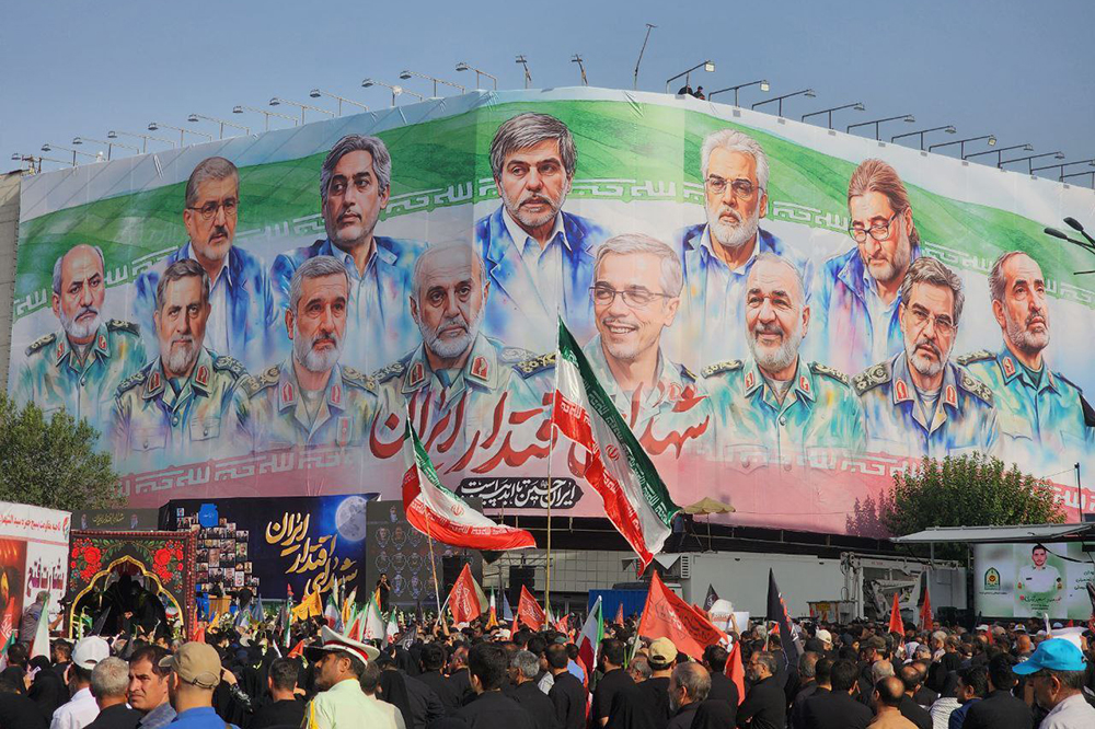 وداع باشکوه مردم با قهرمانان مقاومت