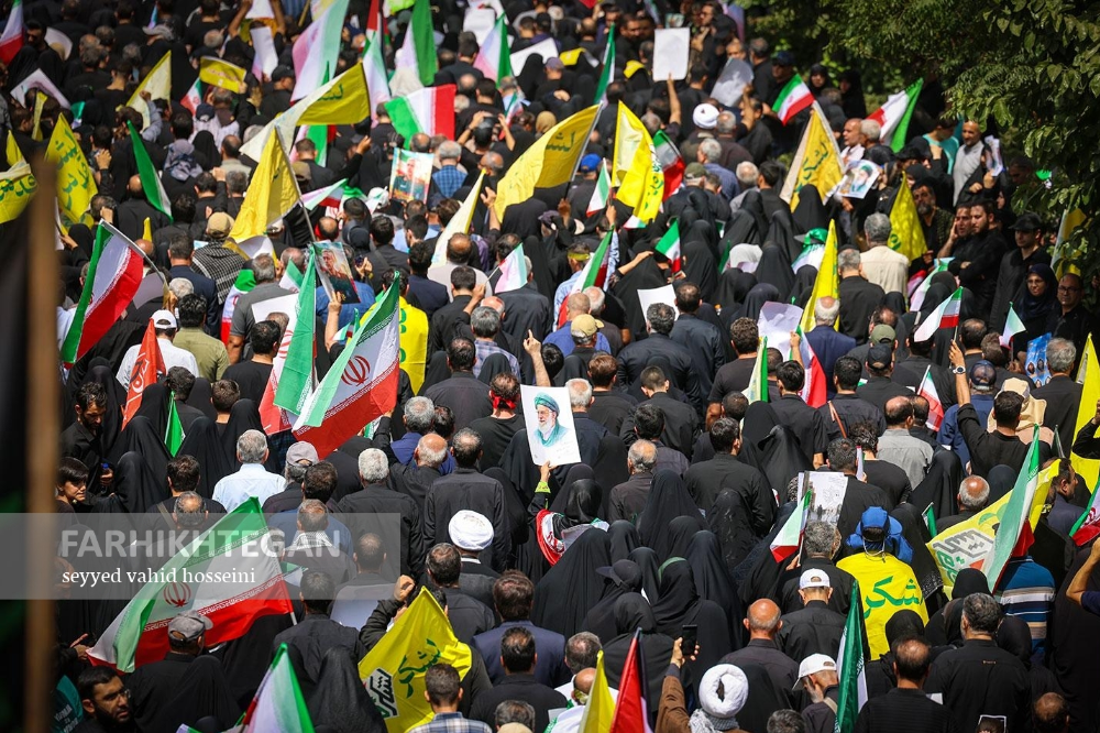 تجمع مردم تهران در میادین بزرگ پایتخت برگزار میشود