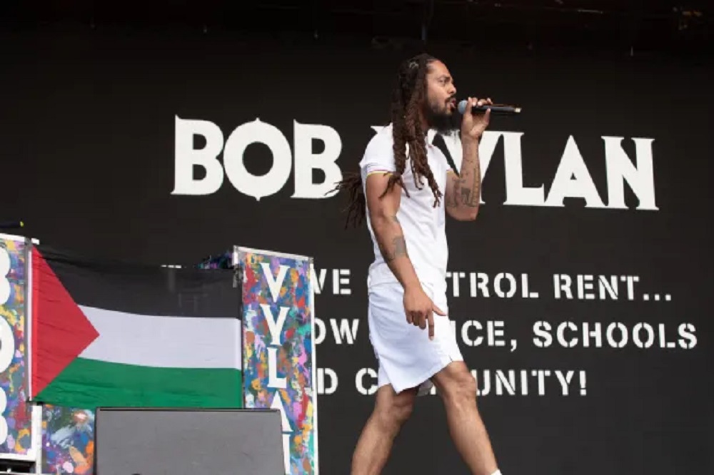 علیه اسرائیل بخوانید، سانسور میشوید!