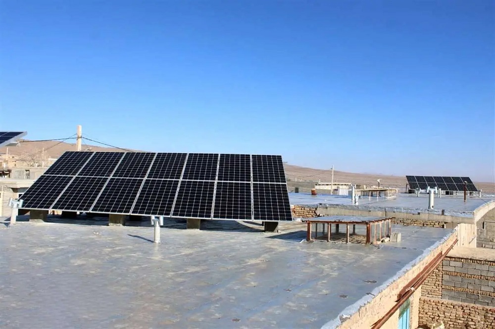 مردم چگونه میتوانند پنل های خورشیدی نصب کنند؟