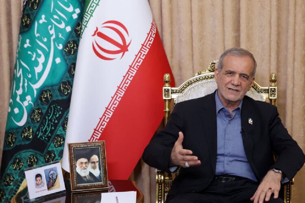 گفتوگوی پزشکیان با تاکر کارلسون را چگونه تحلیل کنیم؟