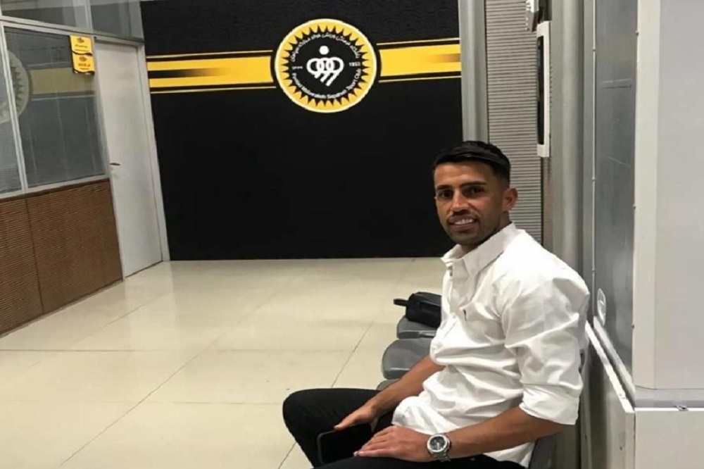 چرا سپاهان از رضاوند رونمایی نمیکند؟