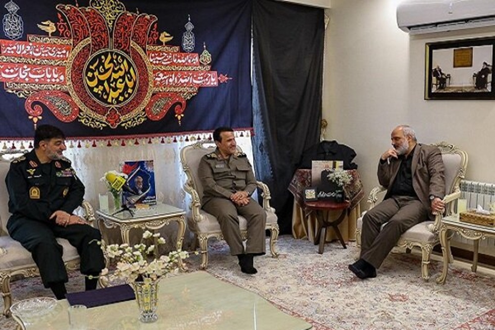 سردار رادان با خانواده شهید طهرانچی دیدار کرد