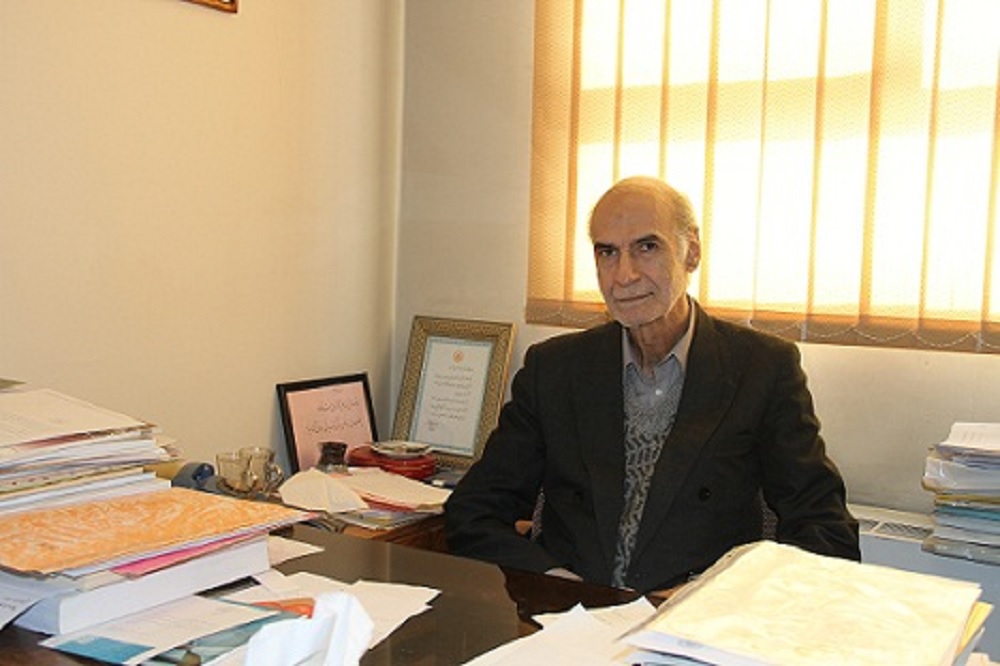 به یاد دکتر عباس انواری