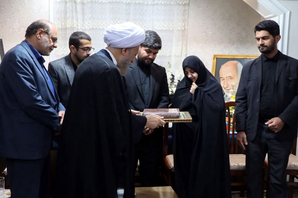 ابلاغ پیام رهبر انقلاب به خانواده شهید غیبپرور