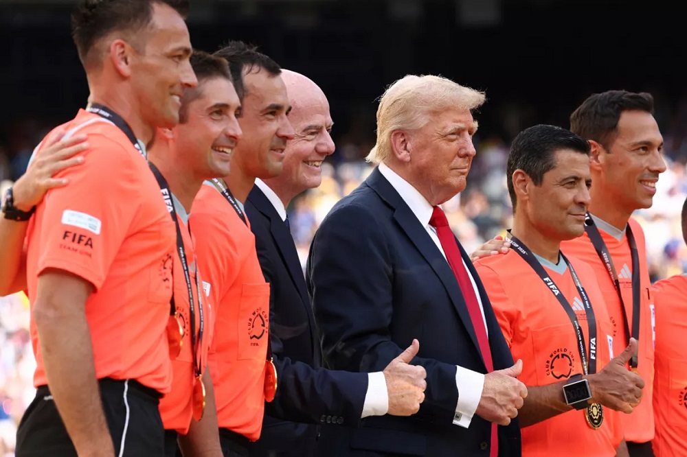 نگاه بی‌تفاوت دختر آمریکایی به ترامپ سوژه رسانه‌ها شد