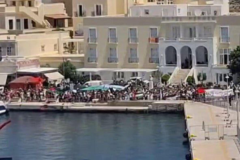 محاصره صدها صهیونیست در یونان