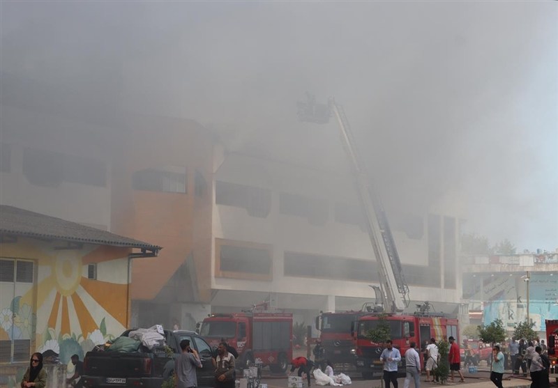 پایان عملیات مهار آتش در مجتمع ونوس انزلی