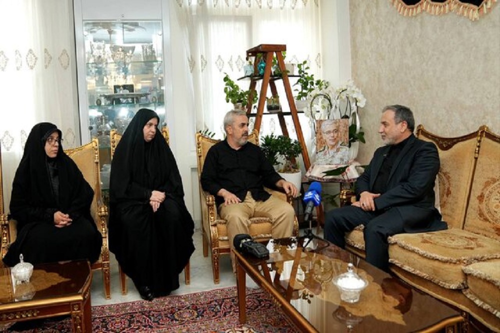 عراقچی: شهید باقری تکرارنشدنی است