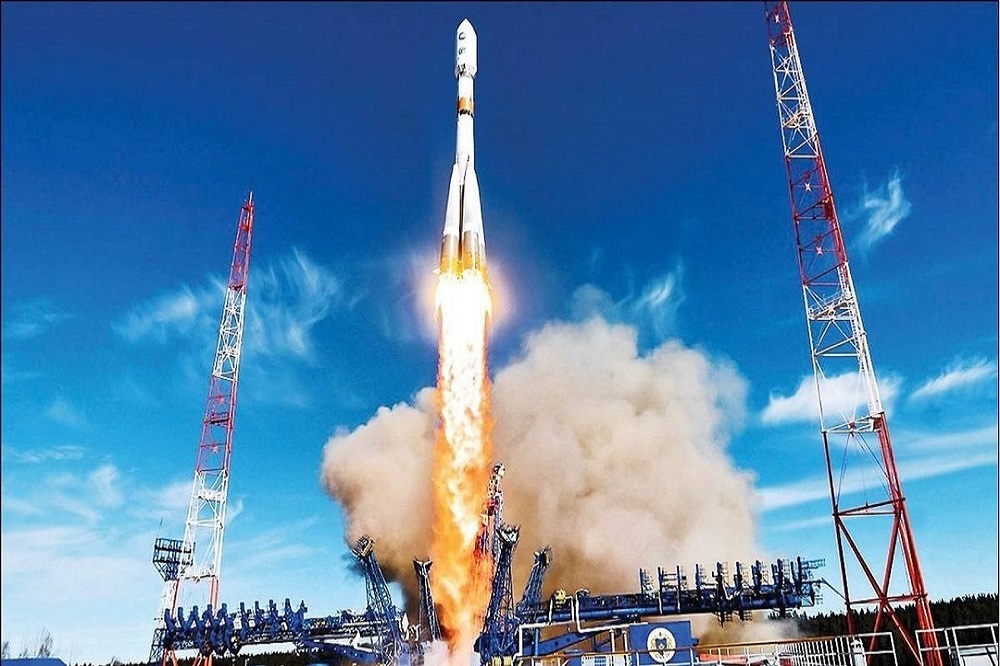 لحظه آمادهسازی موشک روسیه برای پرتاب ماهواره ایرانی