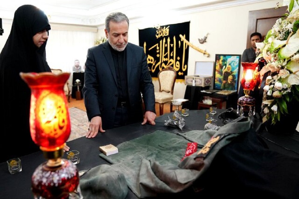 عراقچی: خون فرماندهان شهید، مسیر عزت ایران را هموار میسازد