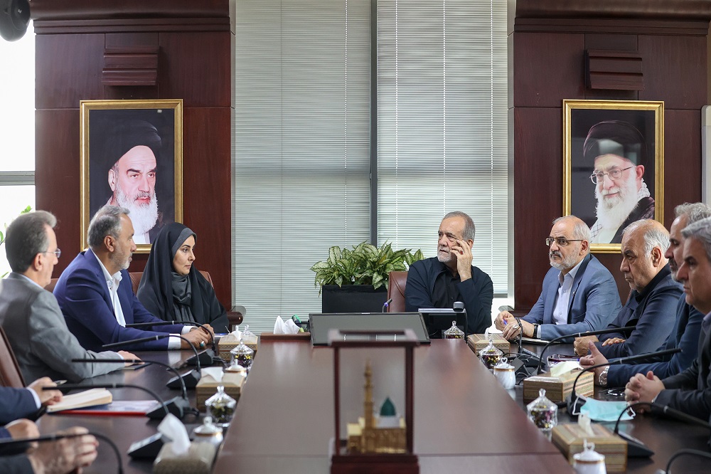 پزشکیان: کریدور شمال- جنوب تکمیل شود، غوغا میشود