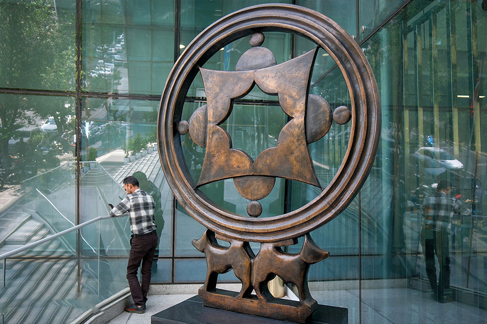 بانکها ۶۰۰ همت ساختمان اداری دارند