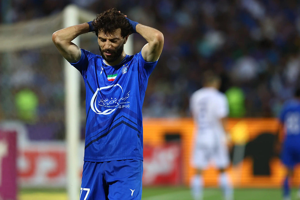 ماشاریپوف نه درد دارد و نه زانویش ورم کرده!