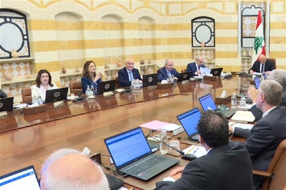 وزرای جنبش امل و حزبالله نشست کابینه لبنان را ترک کردند