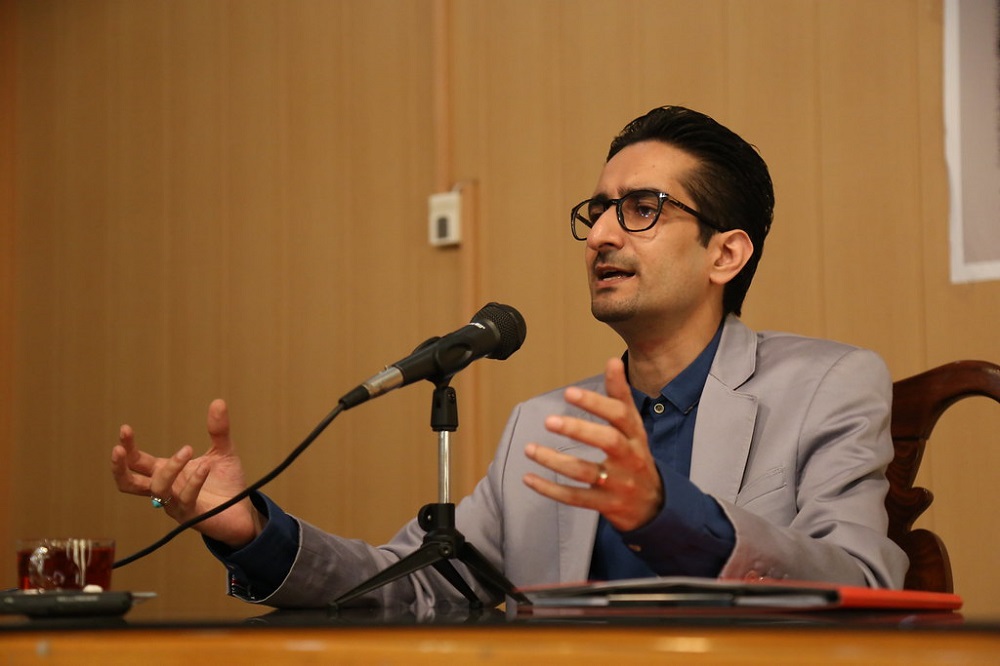 به آفت نمادینشدن جلسات دچار شدیم